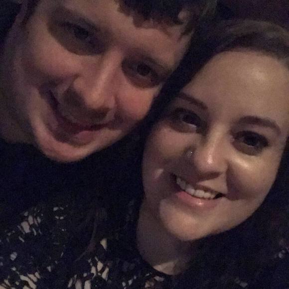 Meet your Posher, Nicole - Picture 1 of 1